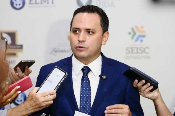 Deputado Diego Guimarães defende Samantha Iris como vice de Pivetta em eleição de 2026